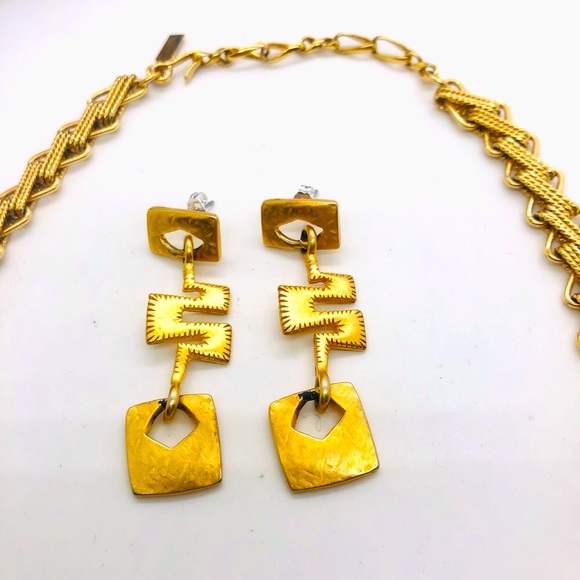 Vintage Monet Necklace & Abstract Earrings - Picture 10 of 12